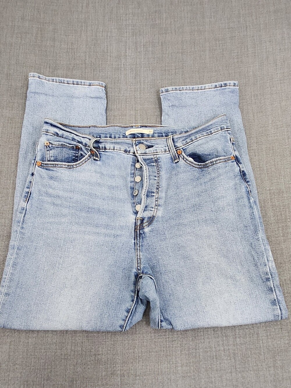 Levis Wedgie Strap Light Wash Distressed Style Denim Jeans. 32 × 28 - Picture 2 of 12